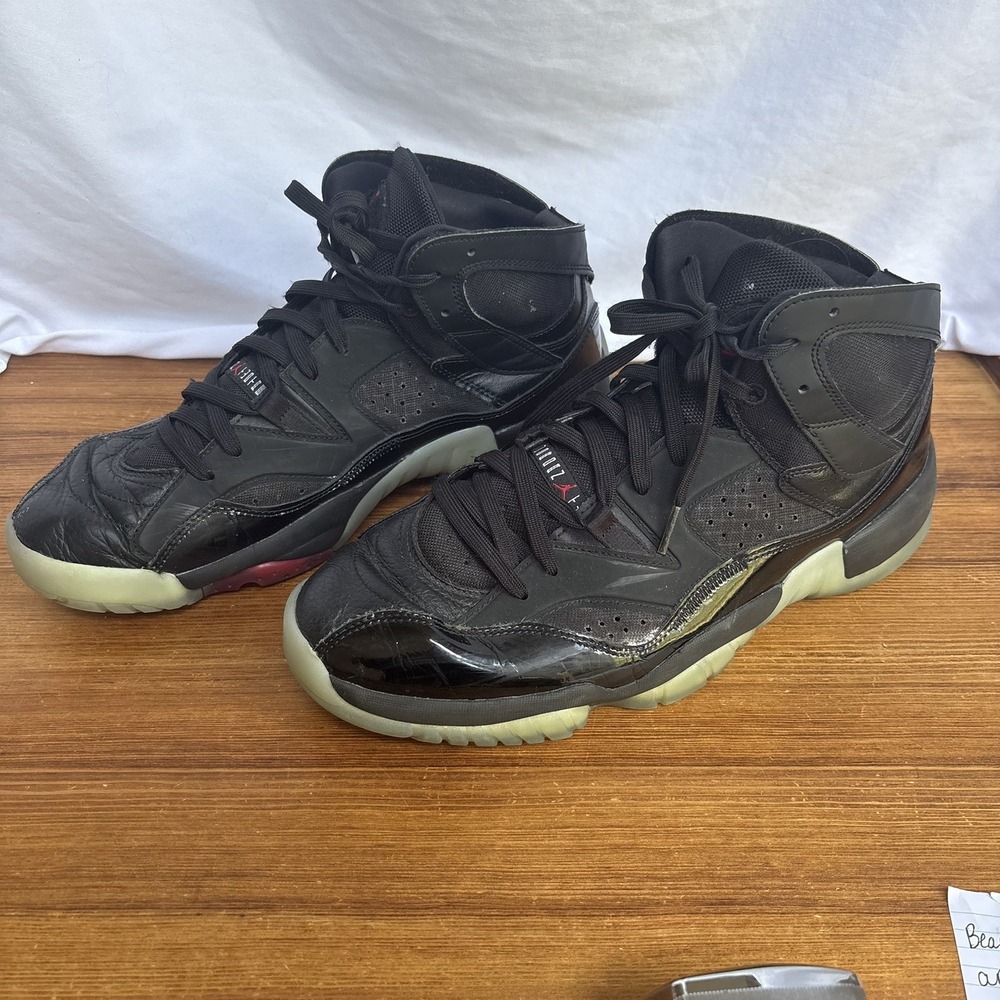 Air Jordan jumpman two Trey black university red mens 12